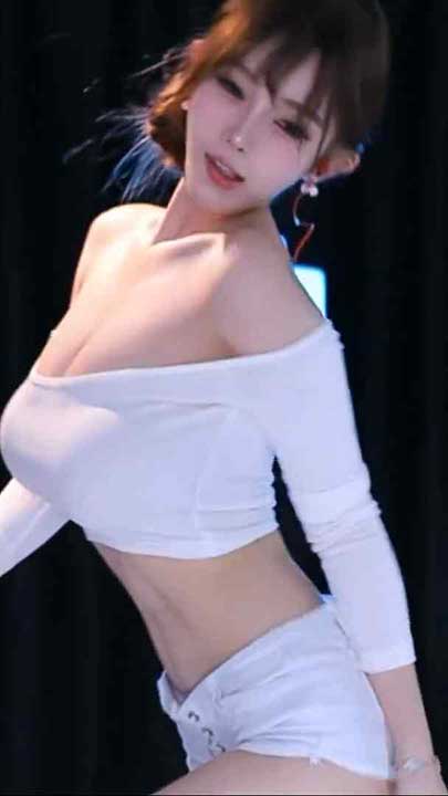 斗鱼 小悦光 性感三角热裤抹油抖胸抖臀骚舞8V【1.29G】